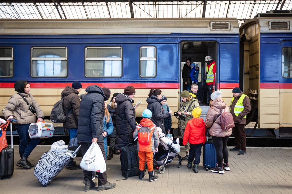 Refugees leaving their home country. Photo: Ruslan Lytvyn / Shutterstock.