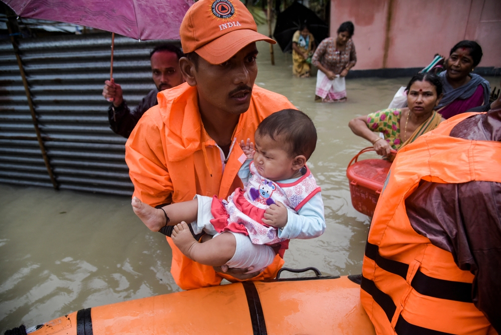 Response to flooding in Bajali, India. Photo: Talukdar David / Shutterstock.com